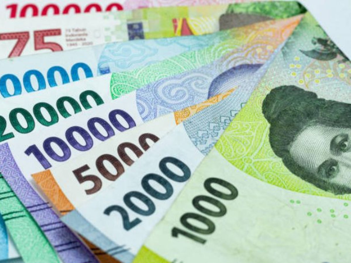 Rupiah Diperkirakan Mengalami Fluktuasi Terhadap Dolar AS