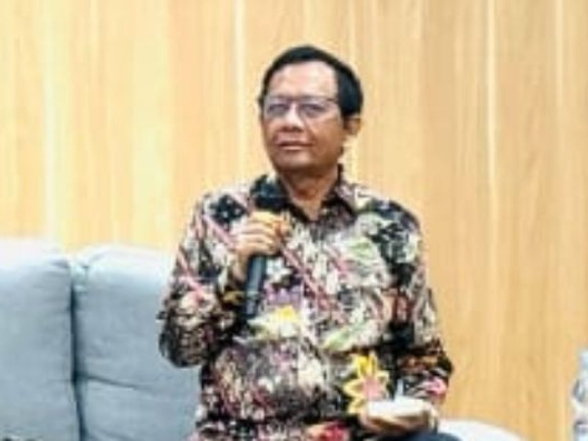Mahfud MD Tegaskan Putusan MK soal Larangan Polisi Aktif di Jabatan Sipil Berlaku Seketika