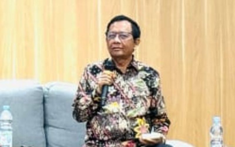 Mahfud MD Tegaskan Putusan MK soal Larangan Polisi Aktif di Jabatan Sipil Berlaku Seketika